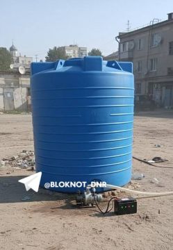 Бочки с повербанками и электронапорные башни