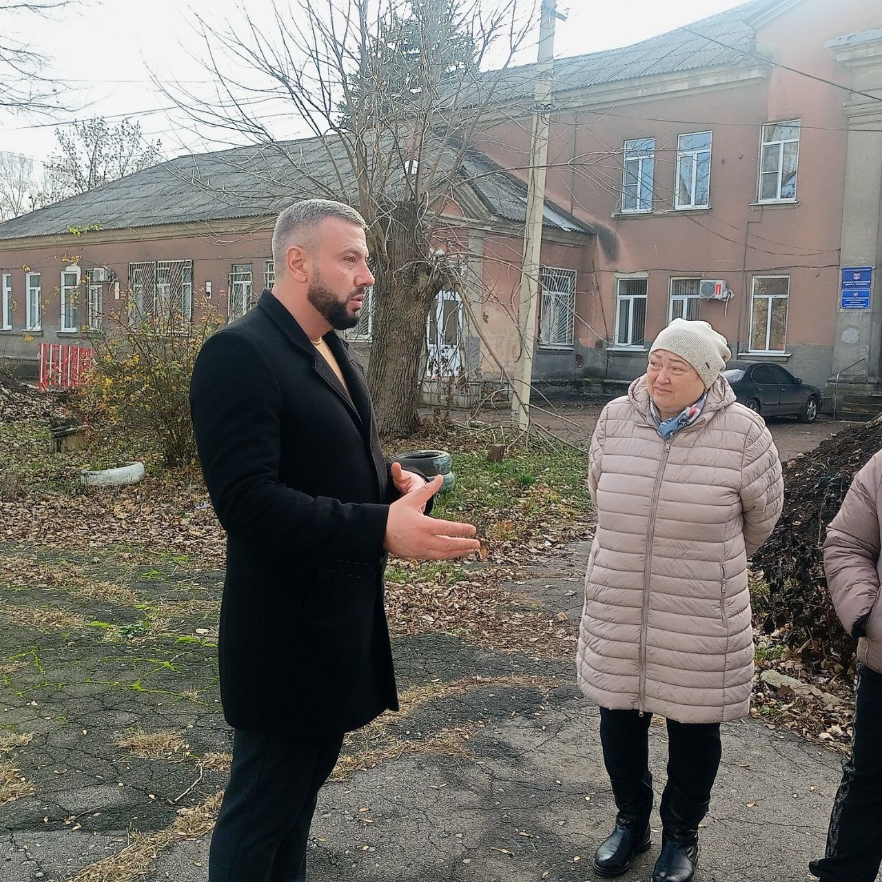 Во исполнение поручения Главы Республики Дениса Пушилина, 18 ноября, спикер-активист Алексей Боршош провел встречу с жителями Кировского района на подведомственной территории по адресу бульвар 8-го сентября, 7 Во исполнение поручения Главы Республики Дениса Пушилина, 18 ноября, спикер-активист Алексей Боршош провел встречу с жителями Кировского района на подведомственной территории по адресу бульвар 8-го сентября, 7