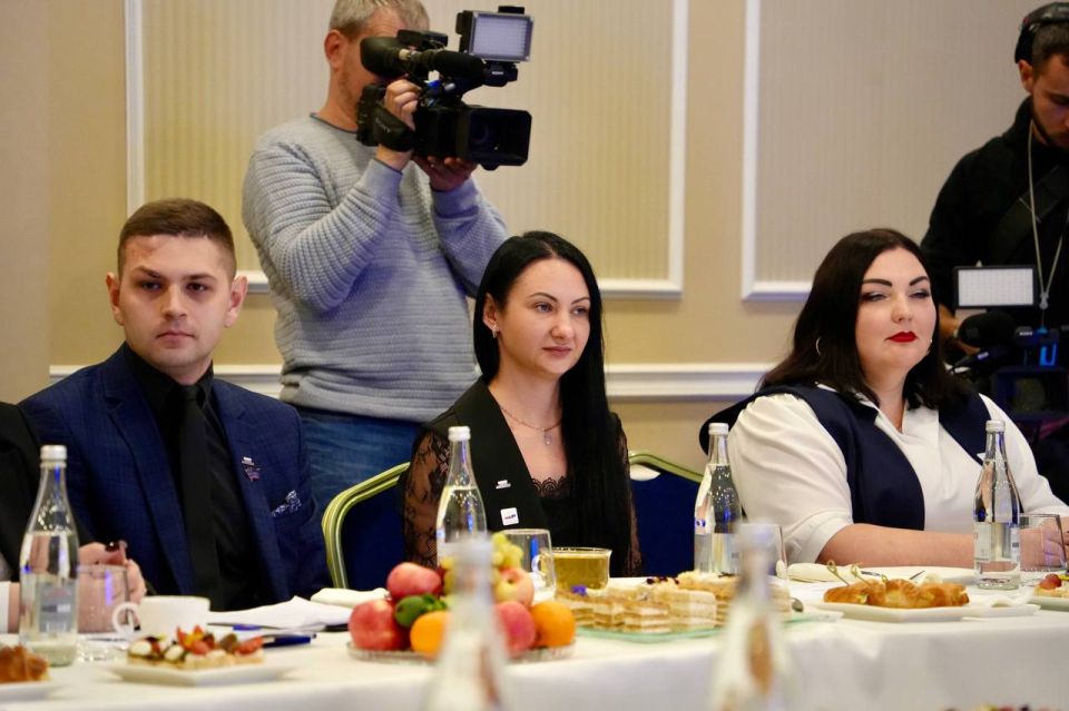 В Донецке состоялся слет участников платформы «Россия – страна возможностей» В Донецке состоялся слет участников платформы «Россия – страна возможностей»