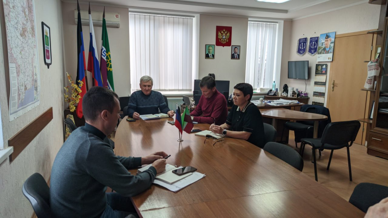 Глава муниципального образования Старобешевский муниципальный округ Николай Михайлов провел оперативное совещание по текущим вопросам