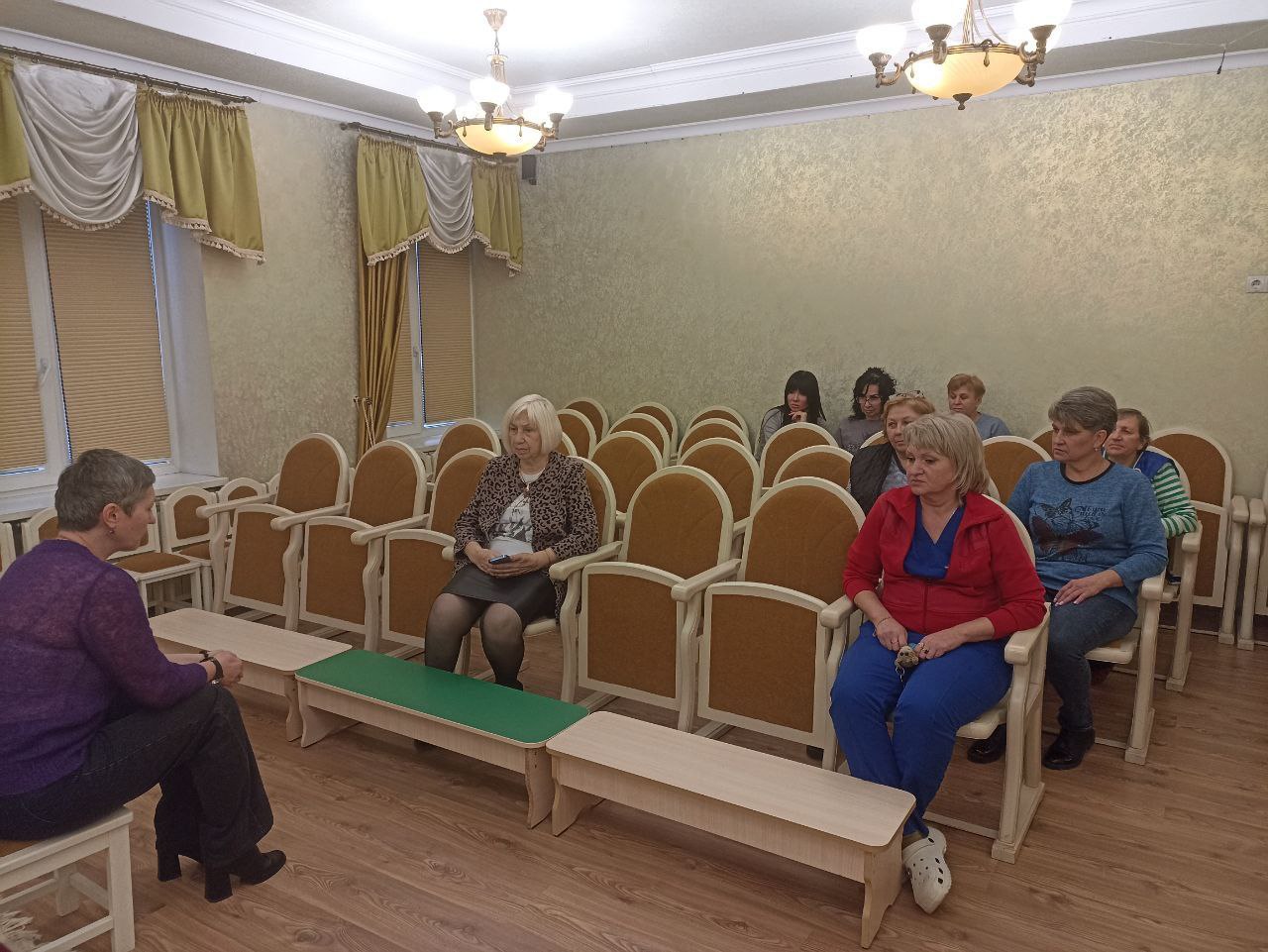 Иван Адамец: Заместитель руководителя управы Куйбышевского района Елена Строганова провела рабочую встречу с коллективом Донецкого детского дома «Теремок» Иван Адамец: Заместитель руководителя управы Куйбышевского района Елена Строганова провела рабочую встречу с коллективом Донецкого детского дома «Теремок»