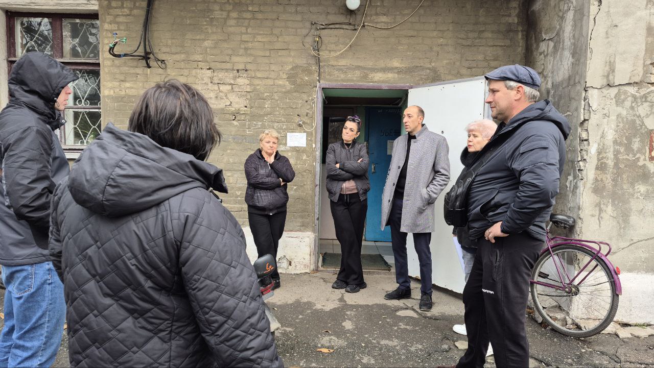 18 ноября 2025 года заместитель главы администрации городского округа Дебальцево Евгений Глебов провёл встречу с жителями пункта временного размещения (ПВР) 18 ноября 2025 года заместитель главы администрации городского округа Дебальцево Евгений Глебов провёл встречу с жителями пункта временного размещения (ПВР)