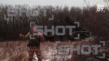 ВС РФ наносят массированные удары РСЗО «Град» по позициям ВСУ, которые находятся в окружении в Покровске