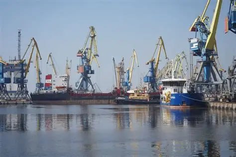 Россия открывает границу в морском порту Мариуполя