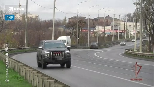 Военнослужащие Росгвардии в ДНР спасли мужчину, который упал с моста