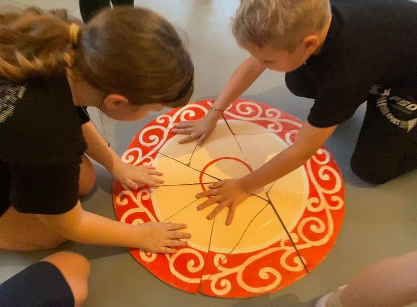 Сегодня, 19 ноября, в МБУ "Зугрэсский ГДК", в танцевальном коллективе "Бархат", состоялась развлекательно-игровая программа, ко Всемирному дню ребёнка "Должны смеяться дети!" Сегодня, 19 ноября, в МБУ "Зугрэсский ГДК", в танцевальном коллективе "Бархат", состоялась развлекательно-игровая программа, ко Всемирному дню ребёнка "Должны смеяться дети!"