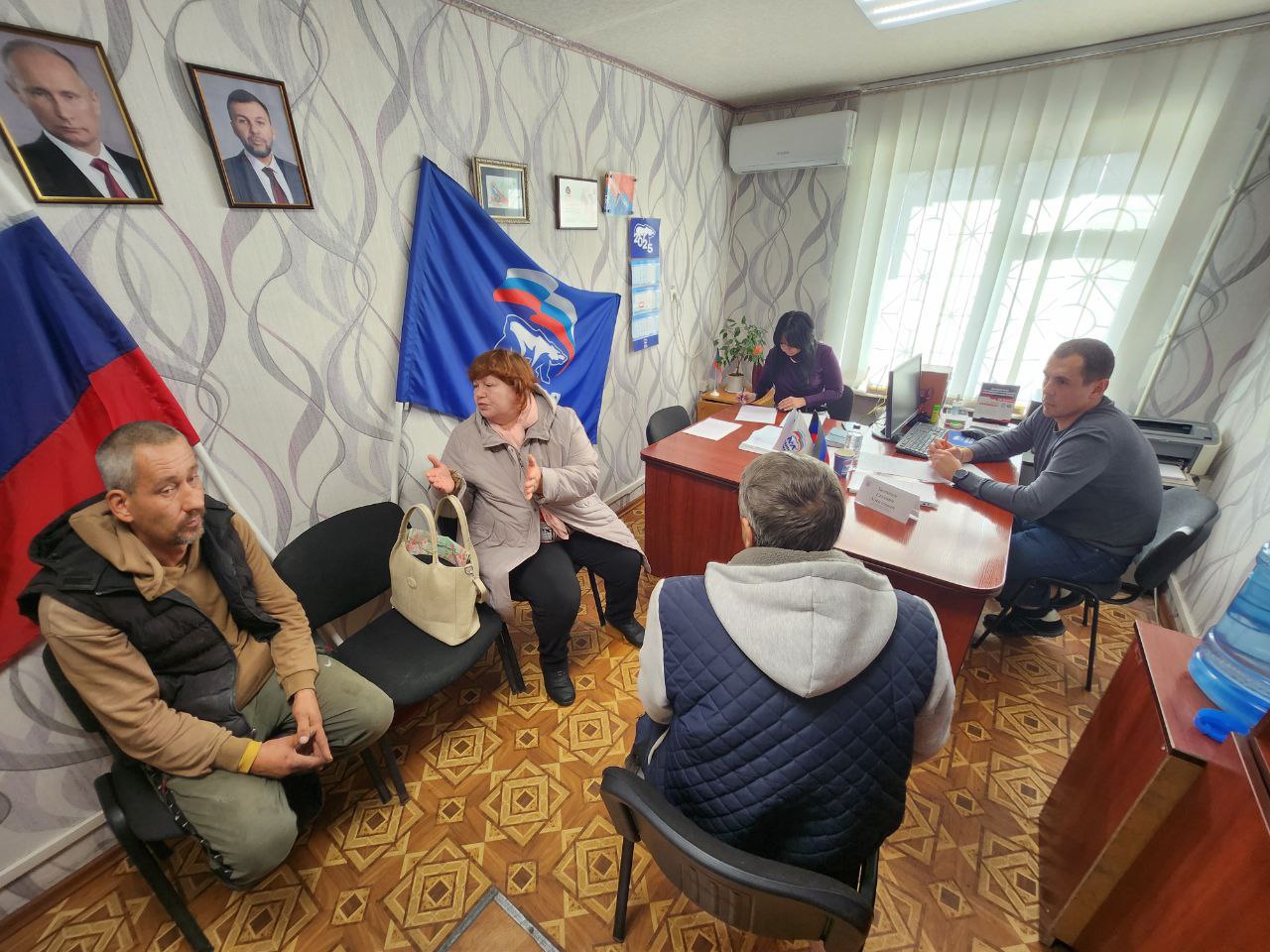 Депутат #Комитет_по_бюджету_финансам_и_налоговой_политике Евгений Белашев работает на сходах граждан Депутат #Комитет_по_бюджету_финансам_и_налоговой_политике Евгений Белашев работает на сходах граждан