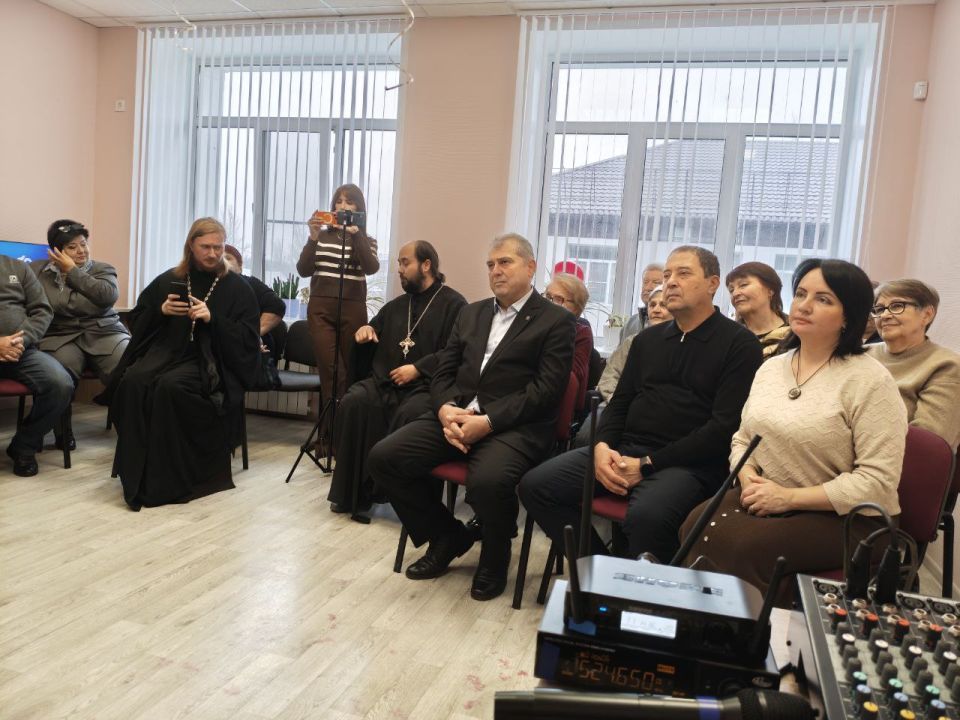 В Волновахском МО открылся первый в ДНР Центр общения старшего поколения В Волновахском МО открылся первый в ДНР Центр общения старшего поколения