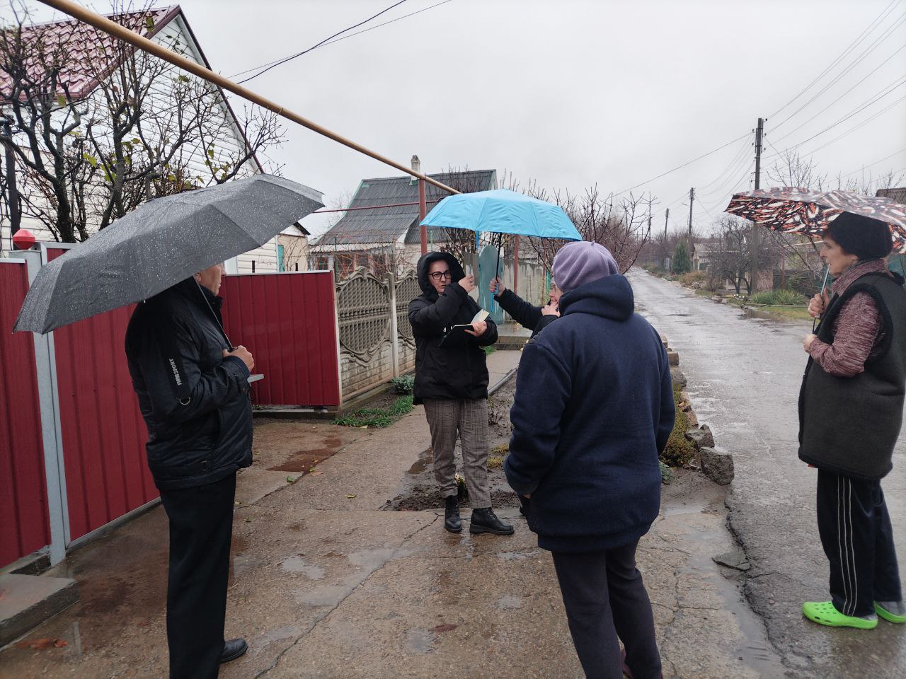 Сегодня, 19 ноября 2025 г. начальник Мироновского территориального отдела управления по работе с территориальными органами администрации городского округа Дебальцево Марина Овчаренко провела встречу с жителями посёлка