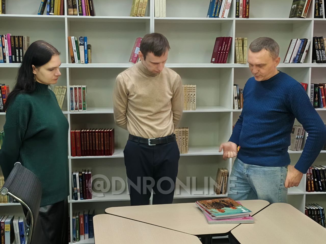 Библиотеки Донецка получили в дар журналы «Таврида.АРТ» и специздание «Искусство настоящего времени: 2022–2025» Библиотеки Донецка получили в дар журналы «Таврида.АРТ» и специздание «Искусство настоящего времени: 2022–2025»