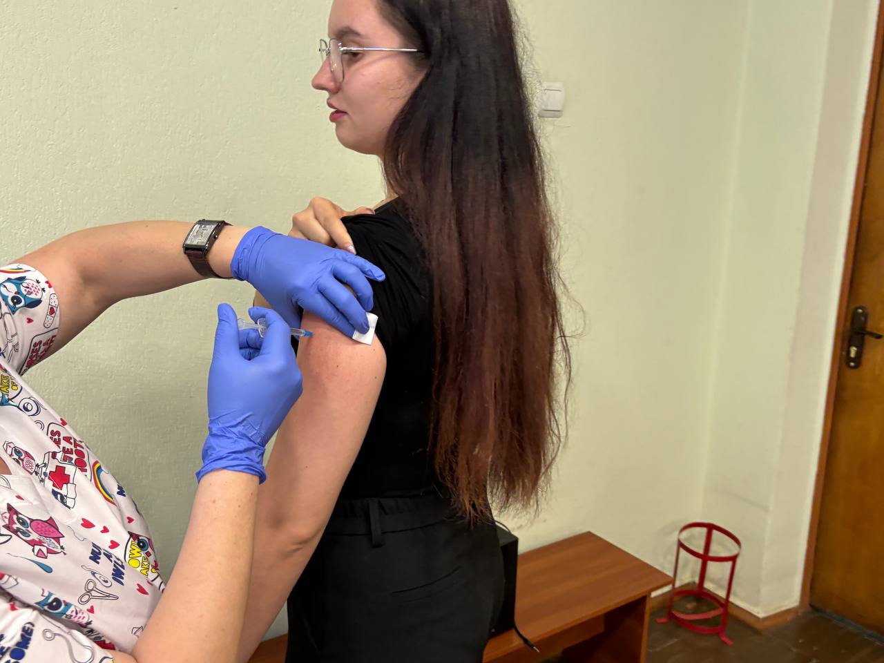 Сергей Юзвинкевич: Сегодня вместе с коллегами сделали прививку от гриппа! Это важный шаг в заботе о своем здоровье и здоровье окружающих Сергей Юзвинкевич: Сегодня вместе с коллегами сделали прививку от гриппа! Это важный шаг в заботе о своем здоровье и здоровье окружающих