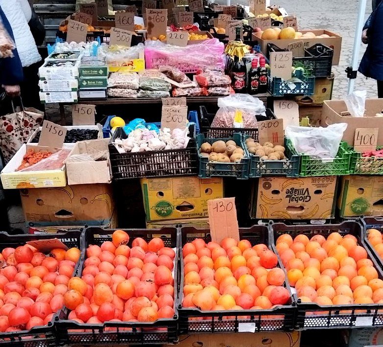 В Ждановке прошла ярмарка. 19 ноября у городского центра культуры и досуга были представлены товары от производителей и предпринимателей из разных городов Донецкой Народной Республики В Ждановке прошла ярмарка. 19 ноября у городского центра культуры и досуга были представлены товары от производителей и предпринимателей из разных городов Донецкой Народной Республики