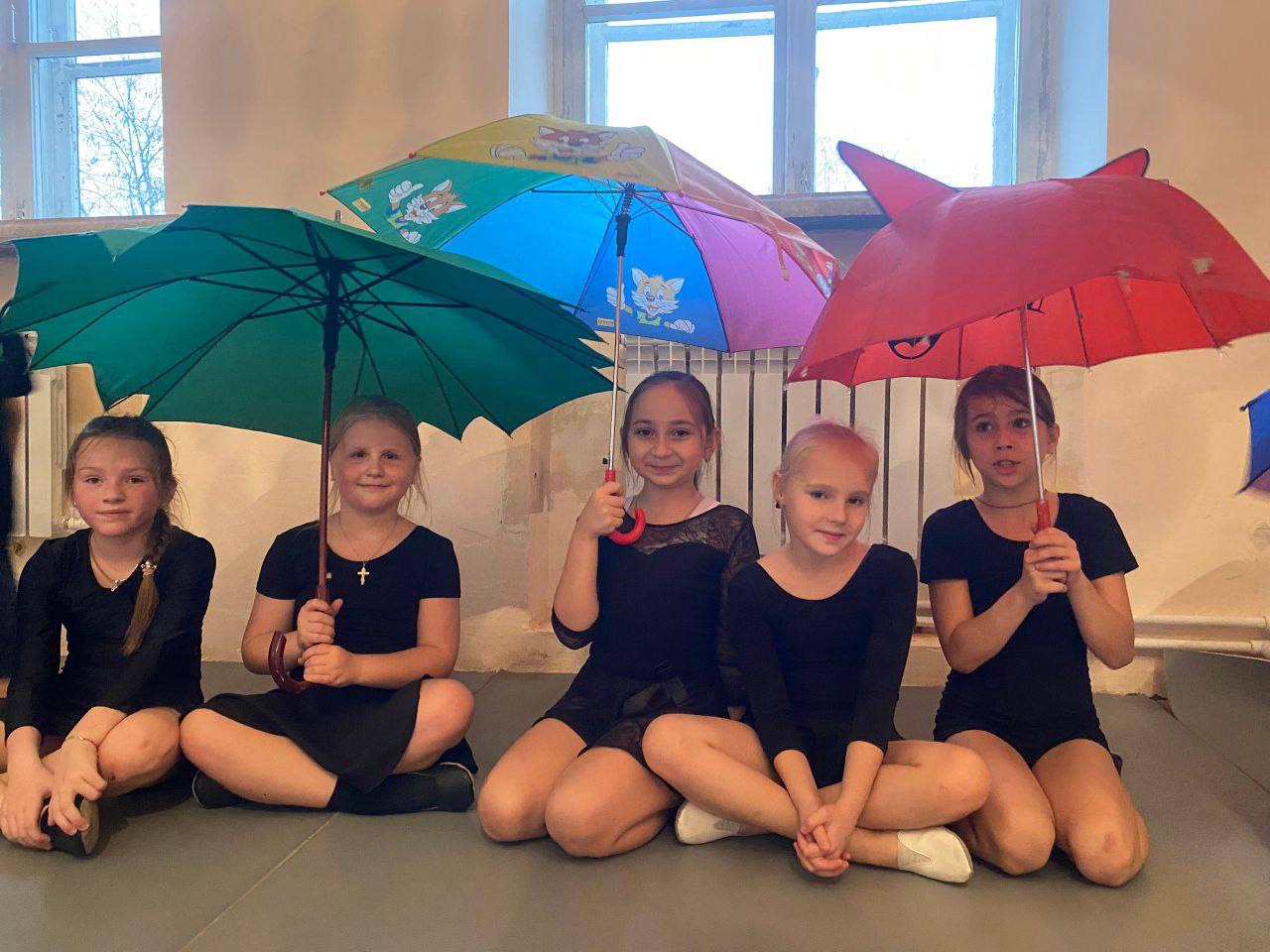 Сегодня, 19 ноября, в МБУ "Зугрэсский ГДК", в танцевальном коллективе "Бархат", состоялась развлекательно-игровая программа, ко Всемирному дню ребёнка "Должны смеяться дети!" Сегодня, 19 ноября, в МБУ "Зугрэсский ГДК", в танцевальном коллективе "Бархат", состоялась развлекательно-игровая программа, ко Всемирному дню ребёнка "Должны смеяться дети!"