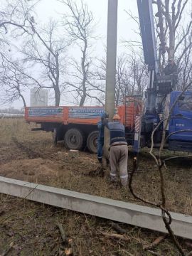 Александр Шатов: Сахалинские электрики заменили несколько опор ЛЭП в Шахтерске