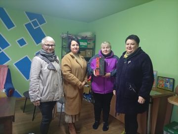 Заместитель главы администрации Волновахского муниципального округа и координатор Женского движения «Единой России» Елена Снисаренко провела рабочую встречу с коллективом МБУ «Прохоровский сельский дом культуры»