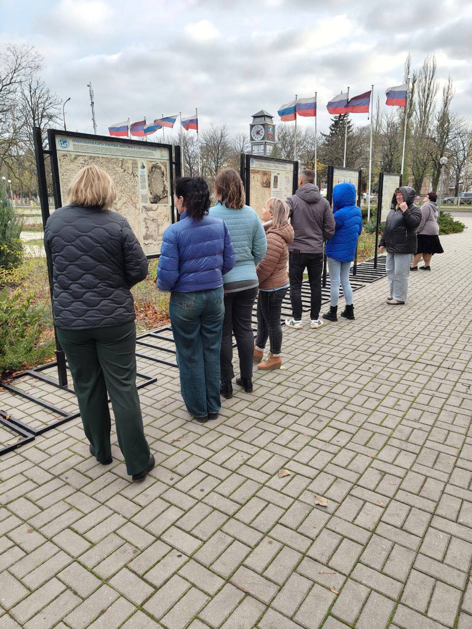 Борис Трима: В Мангушском округе открылась уличная выставка «100 факторов о Новороссии» Борис Трима: В Мангушском округе открылась уличная выставка «100 факторов о Новороссии»