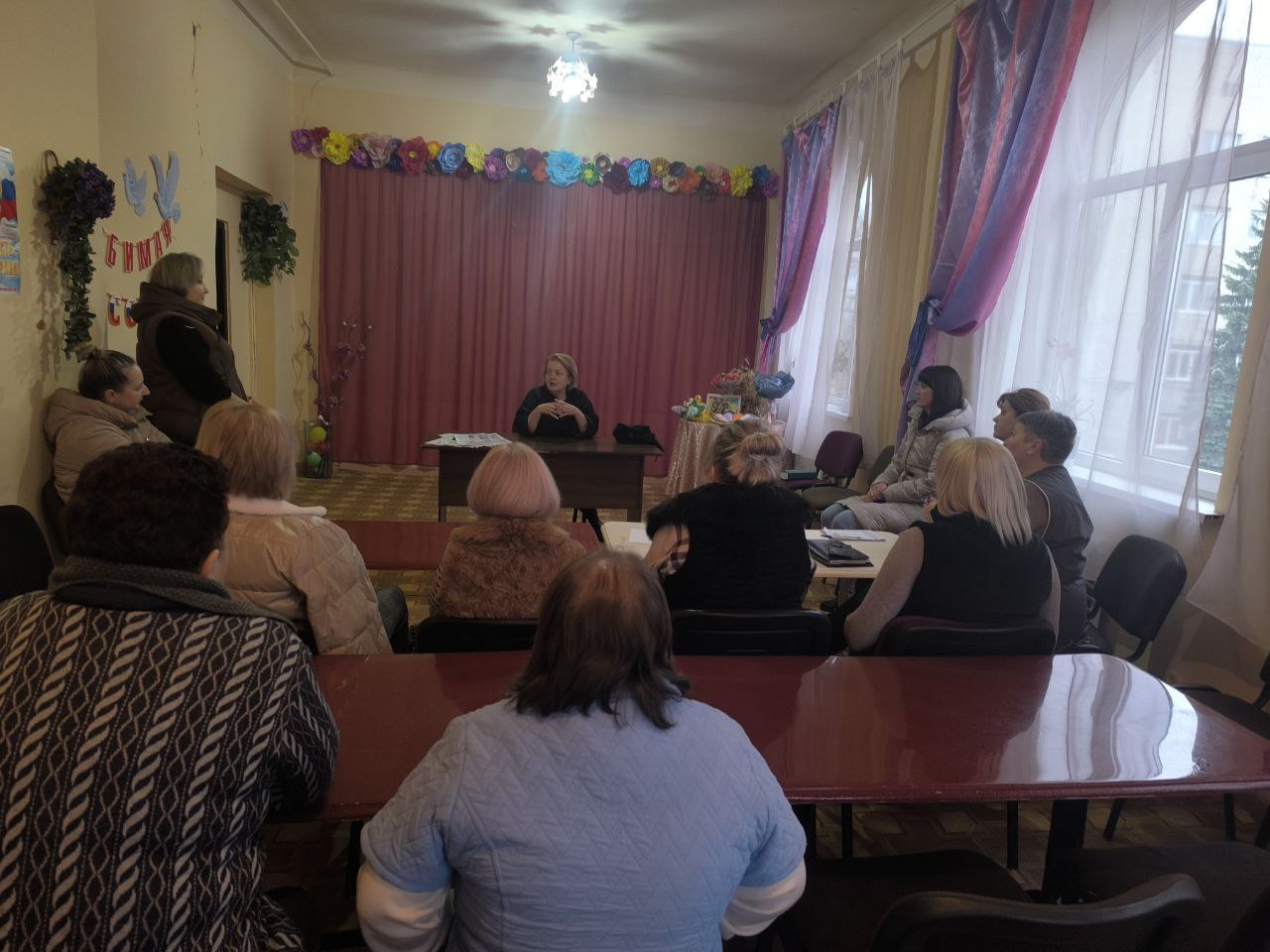 Сегодня, 19 ноября в Червоногвардейском районе прошла встреча с трудовым коллективом ГБУСО «ЦСОН Червоногвардейского района города Макееевки», которую провела депутат Макеевского городского совета ДНР Нателла Джоджишвили Сегодня, 19 ноября в Червоногвардейском районе прошла встреча с трудовым коллективом ГБУСО «ЦСОН Червоногвардейского района города Макееевки», которую провела депутат Макеевского городского совета ДНР Нателла Джоджишвили