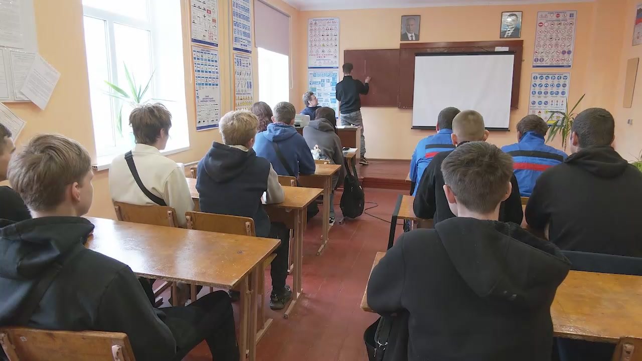 Денис Пушилин: В этом учебном году выделили 65 бюджетных мест для подготовки машинистов кранов металлургического производства в техникумах Донецкой Народной Республики с учетом потребностей наших предприятий