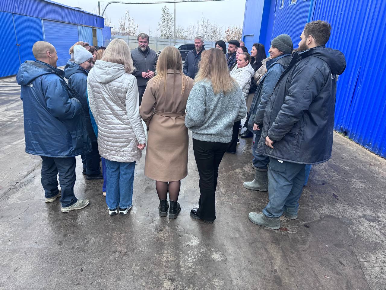 Сегодня, 19 ноября, депутат Макеевского городского совета Геннадий Гальчук провел встречу по адресу: г. Макеевка, ул. 250-летия Донбасса, 74