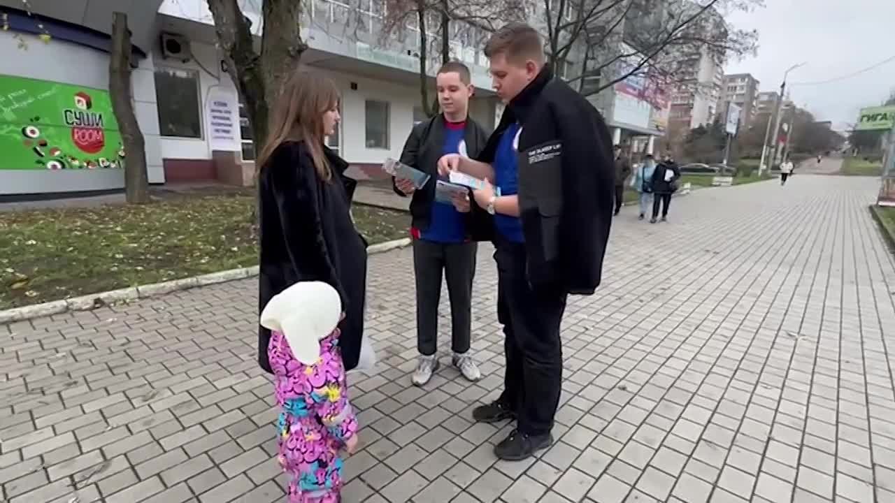 Госавтоинспекторы совместно с волонтёрами Донецкой академии транспорта провели мероприятия, посвященные Всемирному дню памяти жертв ДТП