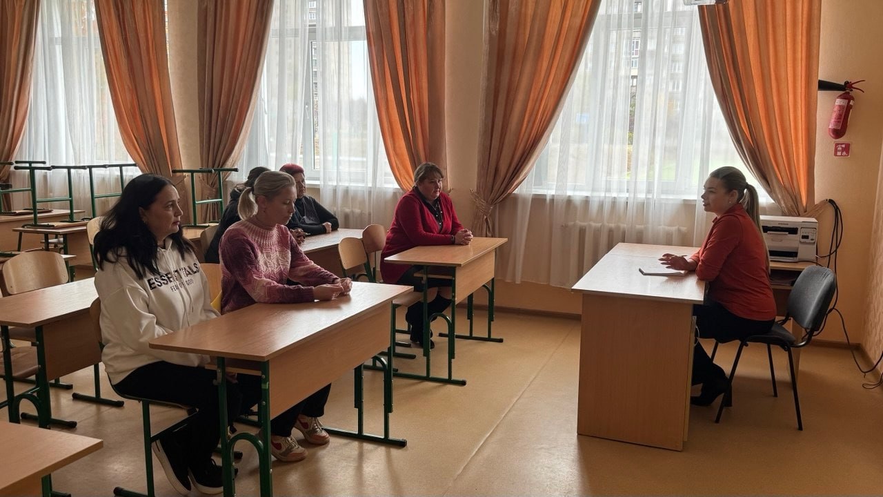 СОСТОЯЛИСЬ ВСТРЕЧИ. 18 ноября 2025 года депутаты Горловского городского совета от фракции «Единая Россия» — Роман Конев, София Потапова и Александр Бобровский в рамках исполнения поручения Главы Донецкой Народной Республики... СОСТОЯЛИСЬ ВСТРЕЧИ. 18 ноября 2025 года депутаты Горловского городского совета от фракции «Единая Россия» — Роман Конев, София Потапова и Александр Бобровский в рамках исполнения поручения Главы Донецкой Народной Республики...