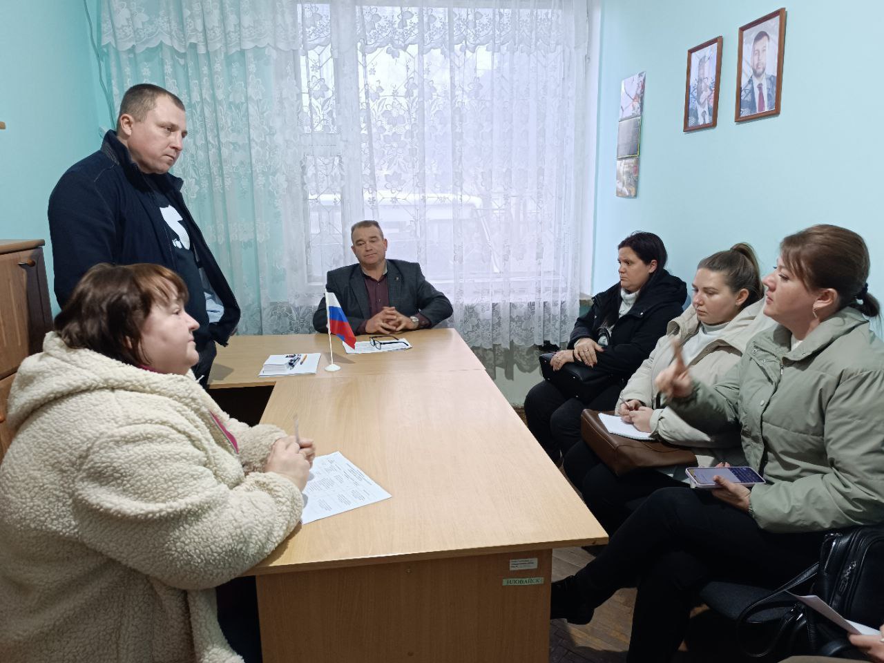 Денис Зубов: Диалог ради результата. Временно исполняющий полномочия главы муниципального образования городского округа Иловайск Александр Васильевич Кузнецов провел продуктивный круглый стол с директорами школ и советниками... Денис Зубов: Диалог ради результата. Временно исполняющий полномочия главы муниципального образования городского округа Иловайск Александр Васильевич Кузнецов провел продуктивный круглый стол с директорами школ и советниками...