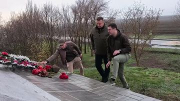 Наталья Великодная: Замгубернатора Свердловской области почтил память воинов-танкистов в Тельмановском округе