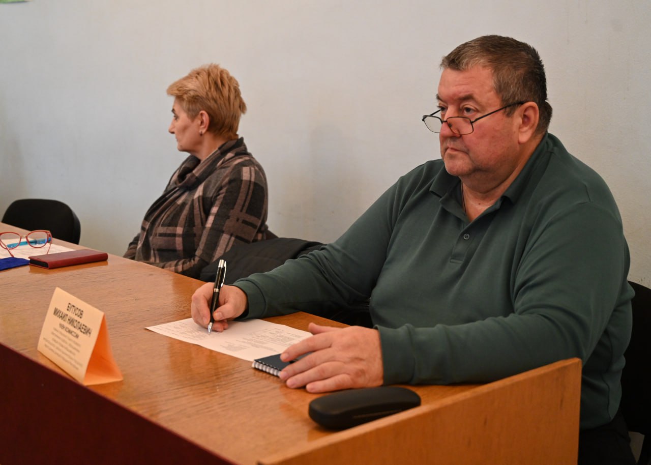 Иван Адамец: В Управе Куйбышевского района Донецка состоялось заседание комиссии по делам несовершеннолетних и защите их прав Иван Адамец: В Управе Куйбышевского района Донецка состоялось заседание комиссии по делам несовершеннолетних и защите их прав