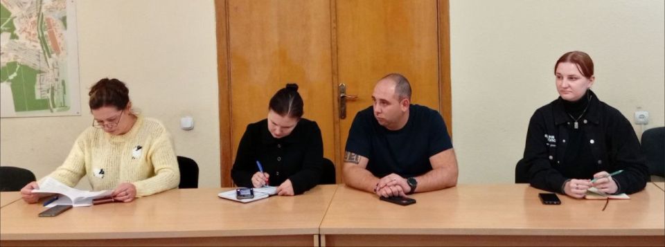 Наталья Бегуненко: Сегодня, 19 ноября, в Управе Петровского внутригородского района Администрации городского округа Донецк прошло еженедельное аппаратное совещание Наталья Бегуненко: Сегодня, 19 ноября, в Управе Петровского внутригородского района Администрации городского округа Донецк прошло еженедельное аппаратное совещание