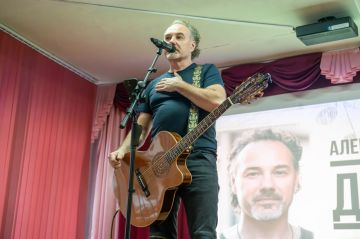 Ты точно слышал его песни!