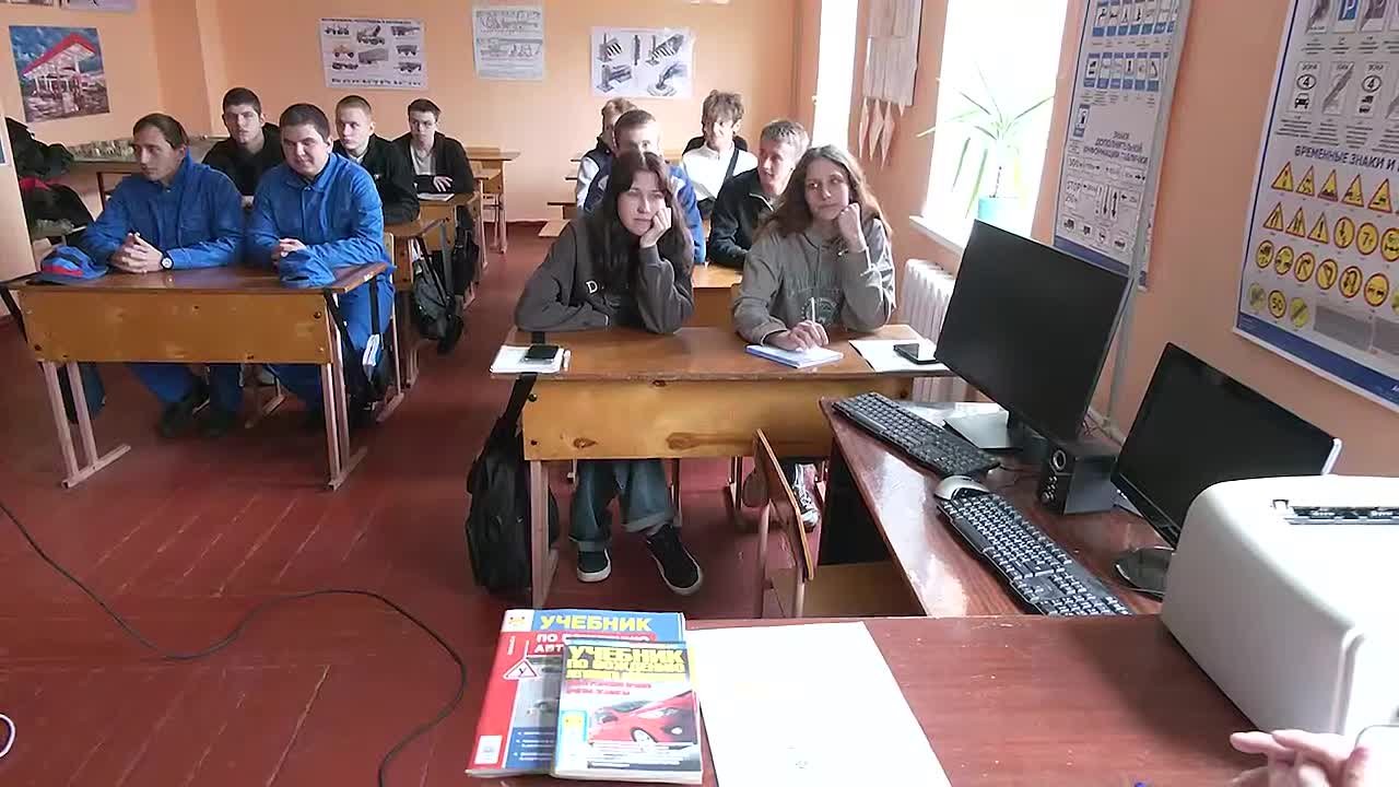 В этом учебном году выделили 65 бюджетных мест для подготовки машинистов кранов металлургического производства в техникумах ДНР с учетом потребностей наших предприятий