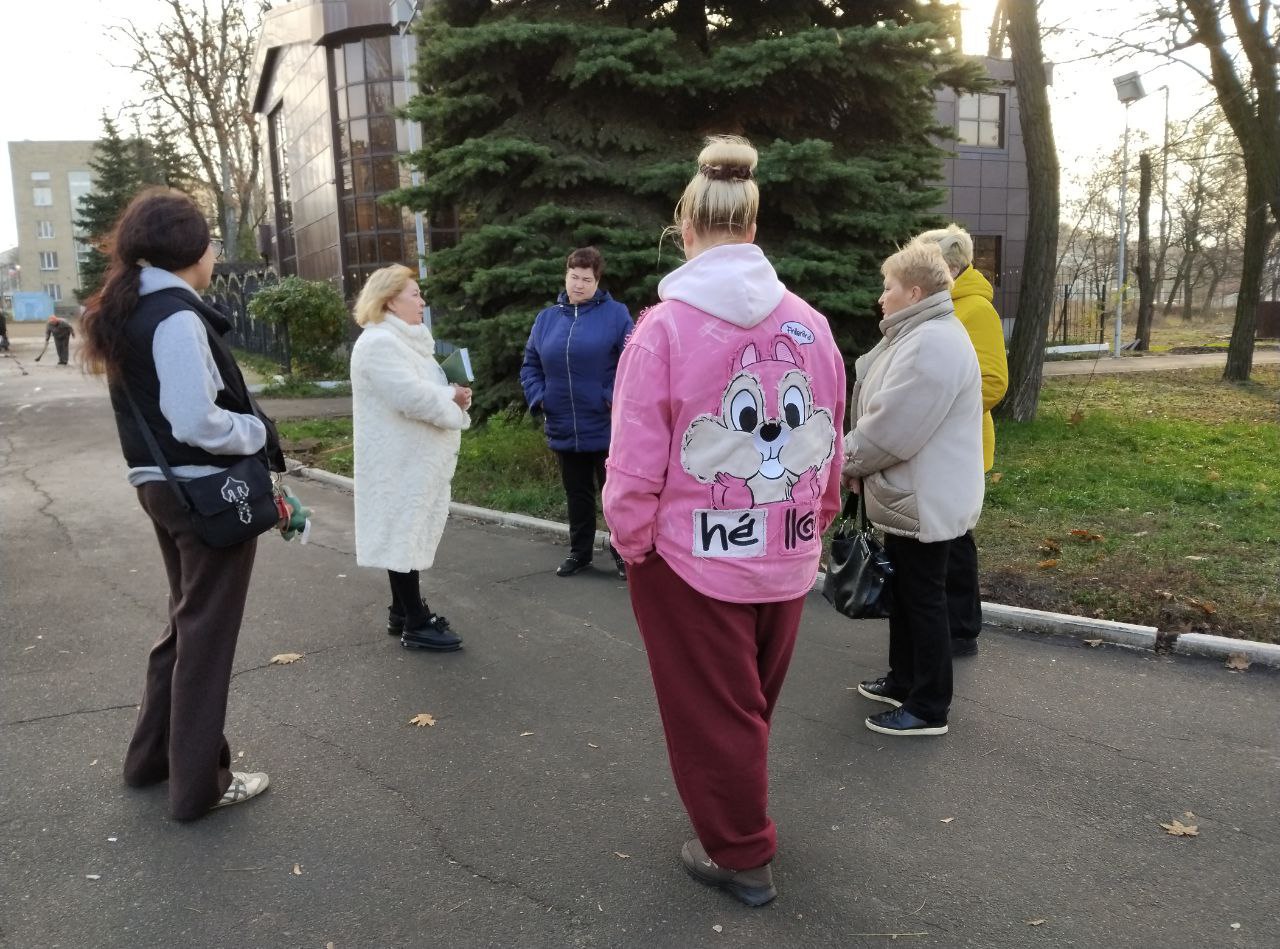 18 ноября лидер общественного мнения Людмила Гузар провела встречу с жителями жилого массива Горького по адресу: улица Малиновского, 2а 18 ноября лидер общественного мнения Людмила Гузар провела встречу с жителями жилого массива Горького по адресу: улица Малиновского, 2а