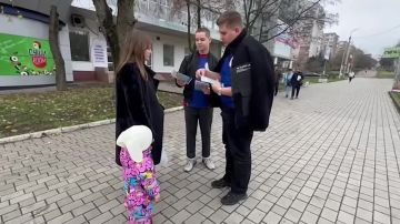 Госавтоинспекторы совместно с волонтёрами Донецкой академии транспорта провели мероприятия, посвященные Всемирному дню памяти жертв ДТП