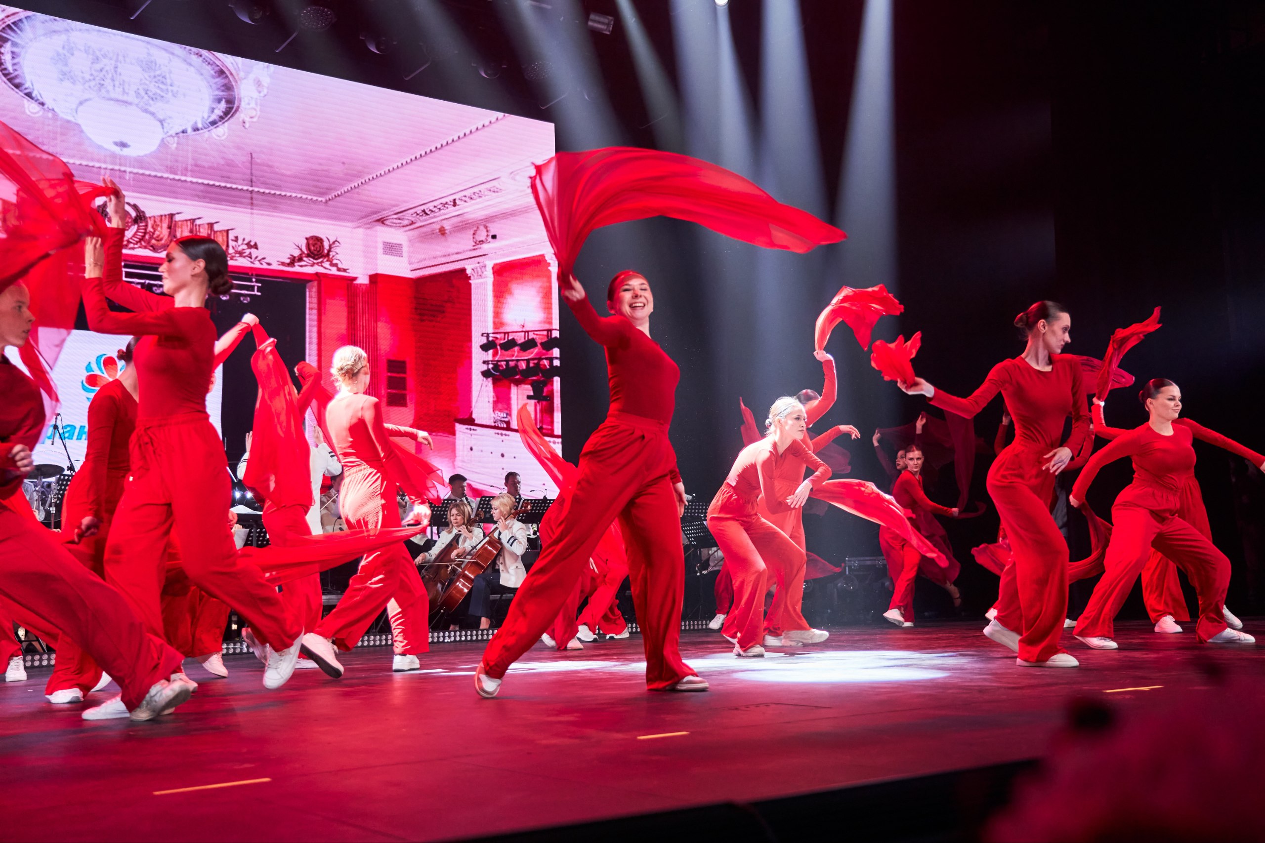 Студенты ДОНИЖТ достойно представили институт на фестивале «ТранспАРТ 2025» Студенты ДОНИЖТ достойно представили институт на фестивале «ТранспАРТ 2025»