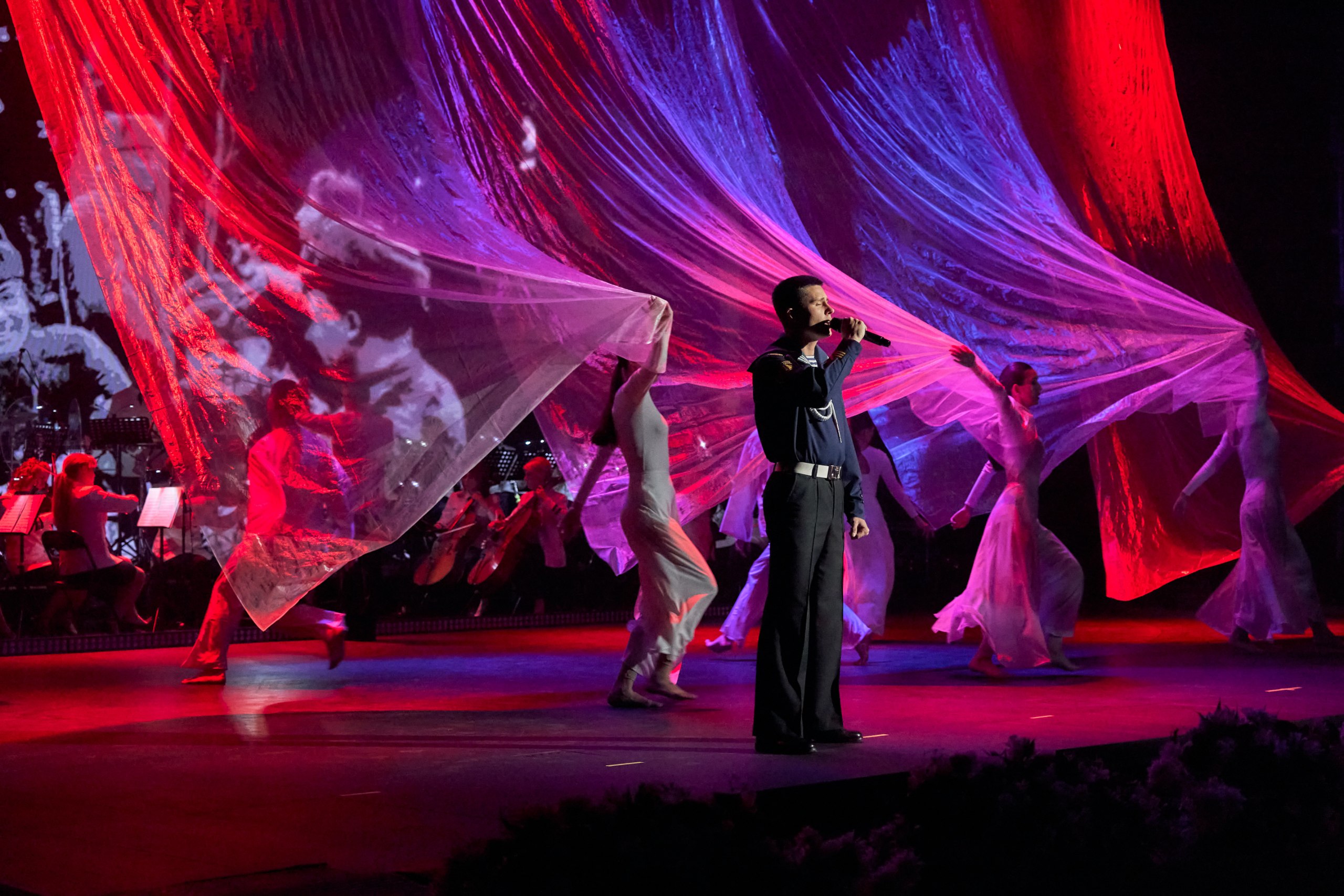 Студенты ДОНИЖТ достойно представили институт на фестивале «ТранспАРТ 2025» Студенты ДОНИЖТ достойно представили институт на фестивале «ТранспАРТ 2025»