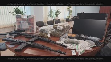 Мариупольские школы получили важную помощь от петербургского фонда «Победа» — новое учебное оборудование и наглядные пособия для занятий по ОБЗР