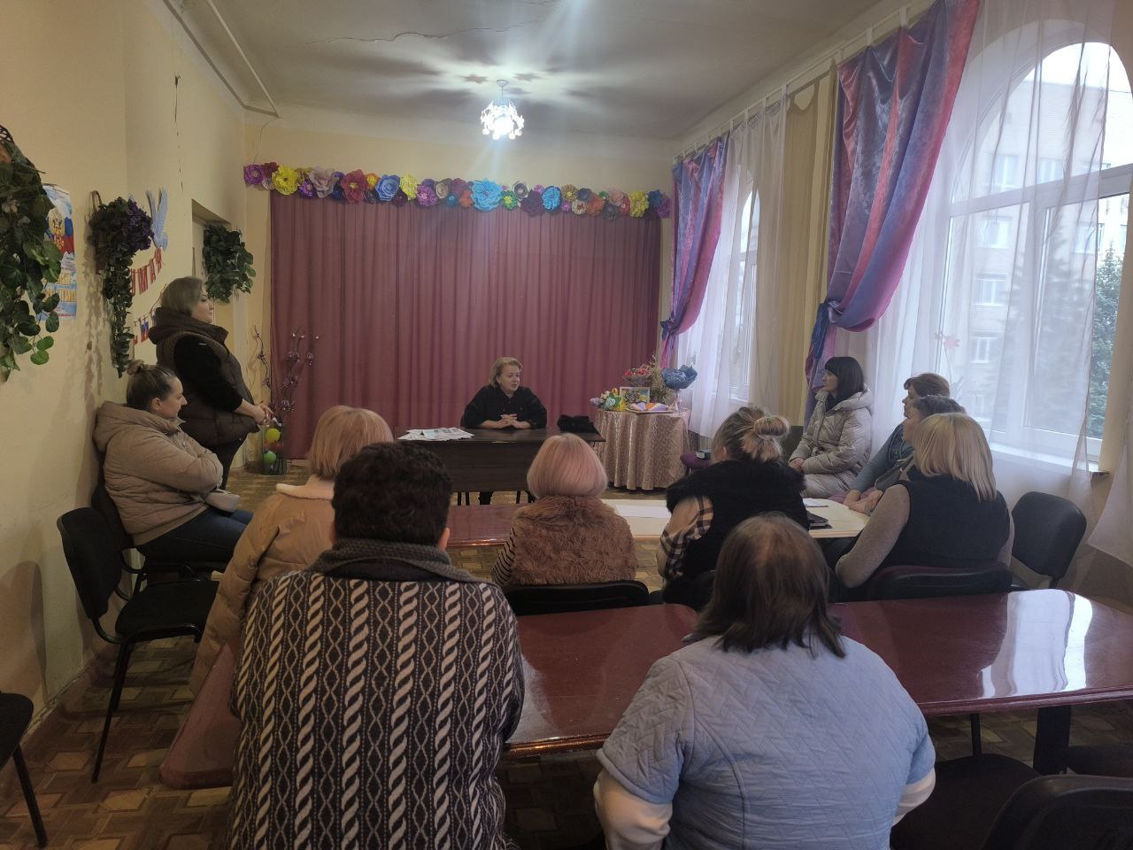 Сегодня, 19 ноября в Червоногвардейском районе прошла встреча с трудовым коллективом ГБУСО «ЦСОН Червоногвардейского района города Макееевки», которую провела депутат Макеевского городского совета ДНР Нателла Джоджишвили