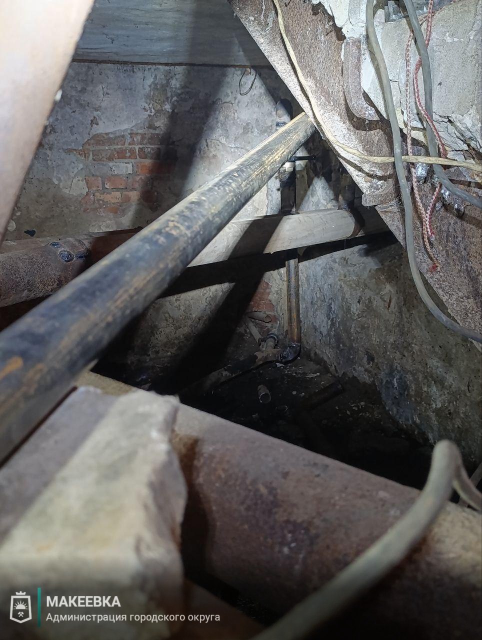 Специалисты из Югры совместно с коммунальными службами продолжают восстанавливать систему водоотведения Специалисты из Югры совместно с коммунальными службами продолжают восстанавливать систему водоотведения