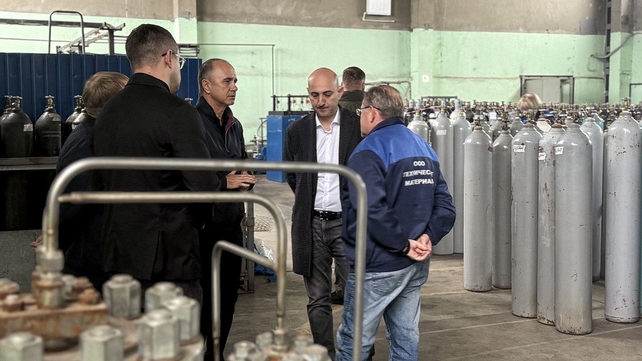 Гурген Малхасян: Сегодня заместитель Губернатора Ростовской области Игорь Сорокин посетил Донецкую Народную Республику Гурген Малхасян: Сегодня заместитель Губернатора Ростовской области Игорь Сорокин посетил Донецкую Народную Республику