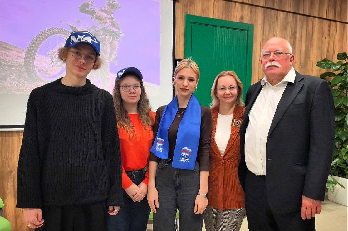 «Мы очень ждали Россию!». Кажется, уже не первый раз звучит эта фраза от жителей Донбасса, с которыми мы устраиваем встречи