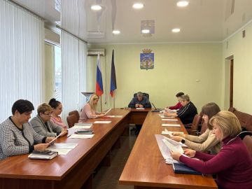 Сегодня Первый заместитель главы Администрации Володарского муниципального округа Боровик Дмитрий Владимирович провел заседание Комиссии по делам несовершеннолетних и защите их прав