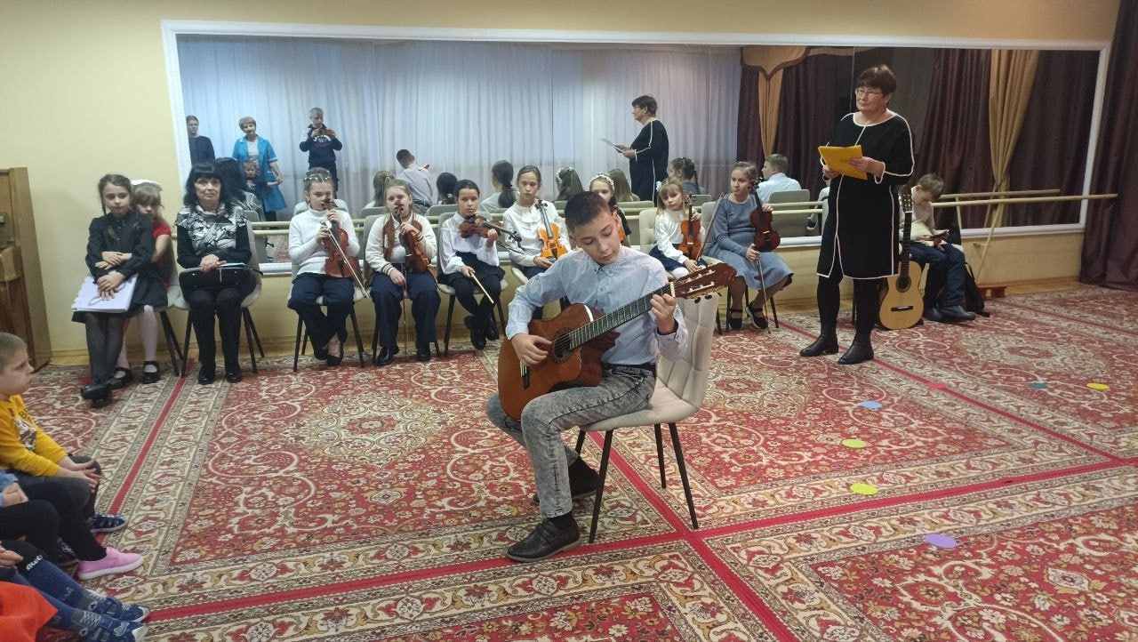 В Кировском прошел незабываемый концерт юных музыкантов В Кировском прошел незабываемый концерт юных музыкантов