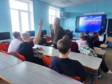 Департамент гражданской защиты и пожарной безопасности ЯНАО организовал занятие для учеников Волновахской школы