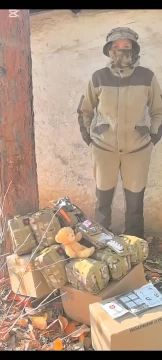 Юлия Витязева: Наши замечательные медики, работающие на Покровском направлении, прислали вам, друзья, слова благодарности за собранные для них аптечки