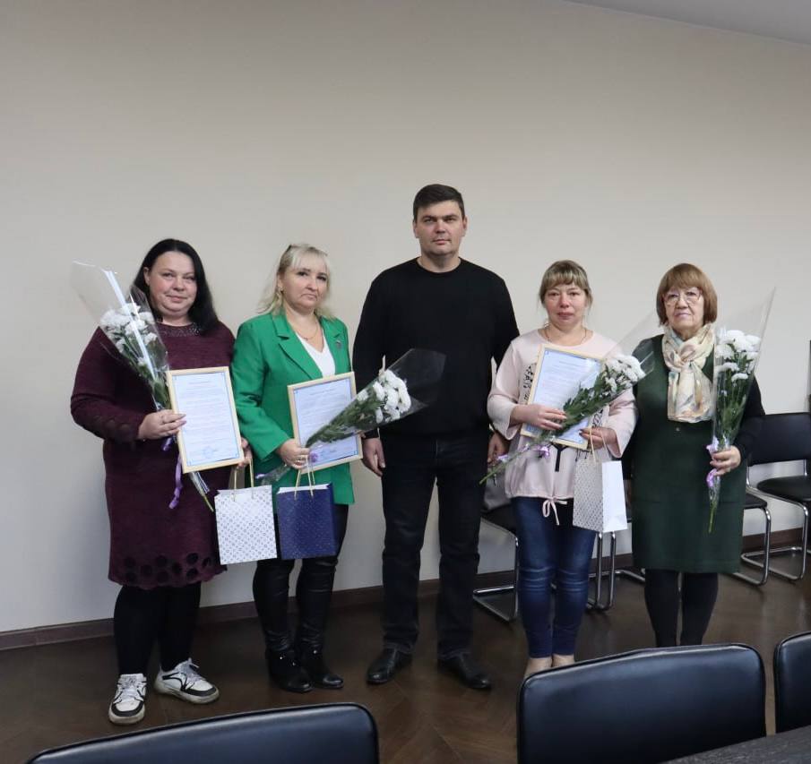 20 ноября Глава муниципального образования городской округ Торез Чесноков А.В. провел встречу с председателями и активистами территориального общественного самоуправления (ТОС) 20 ноября Глава муниципального образования городской округ Торез Чесноков А.В. провел встречу с председателями и активистами территориального общественного самоуправления (ТОС)