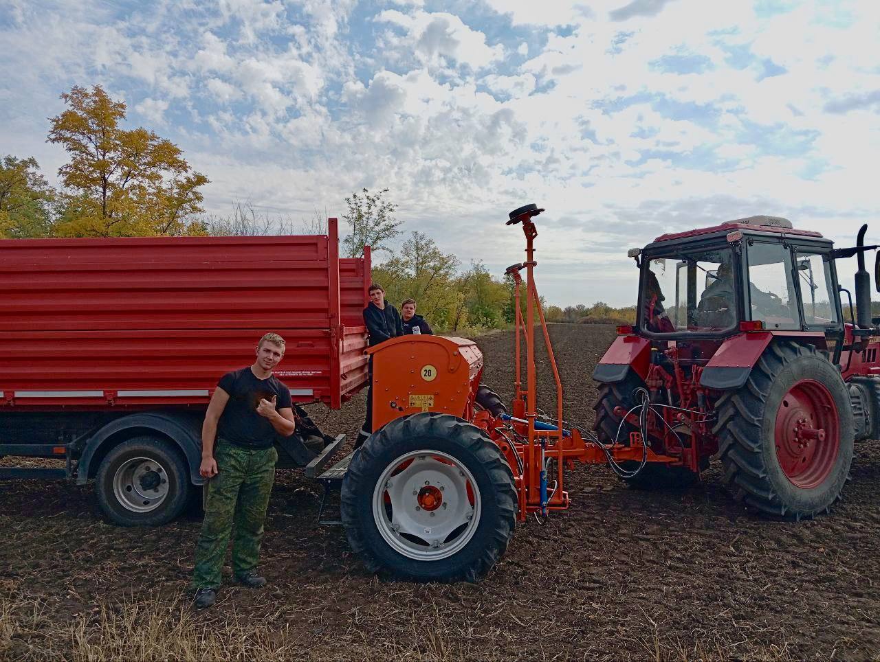Олег Трофимов: Студенты-аграрии познакомились с агротехнологиями на предприятии «Прогресс» Олег Трофимов: Студенты-аграрии познакомились с агротехнологиями на предприятии «Прогресс»