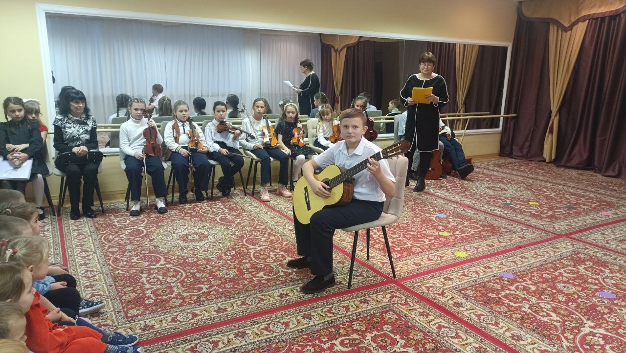 В Кировском прошел незабываемый концерт юных музыкантов В Кировском прошел незабываемый концерт юных музыкантов