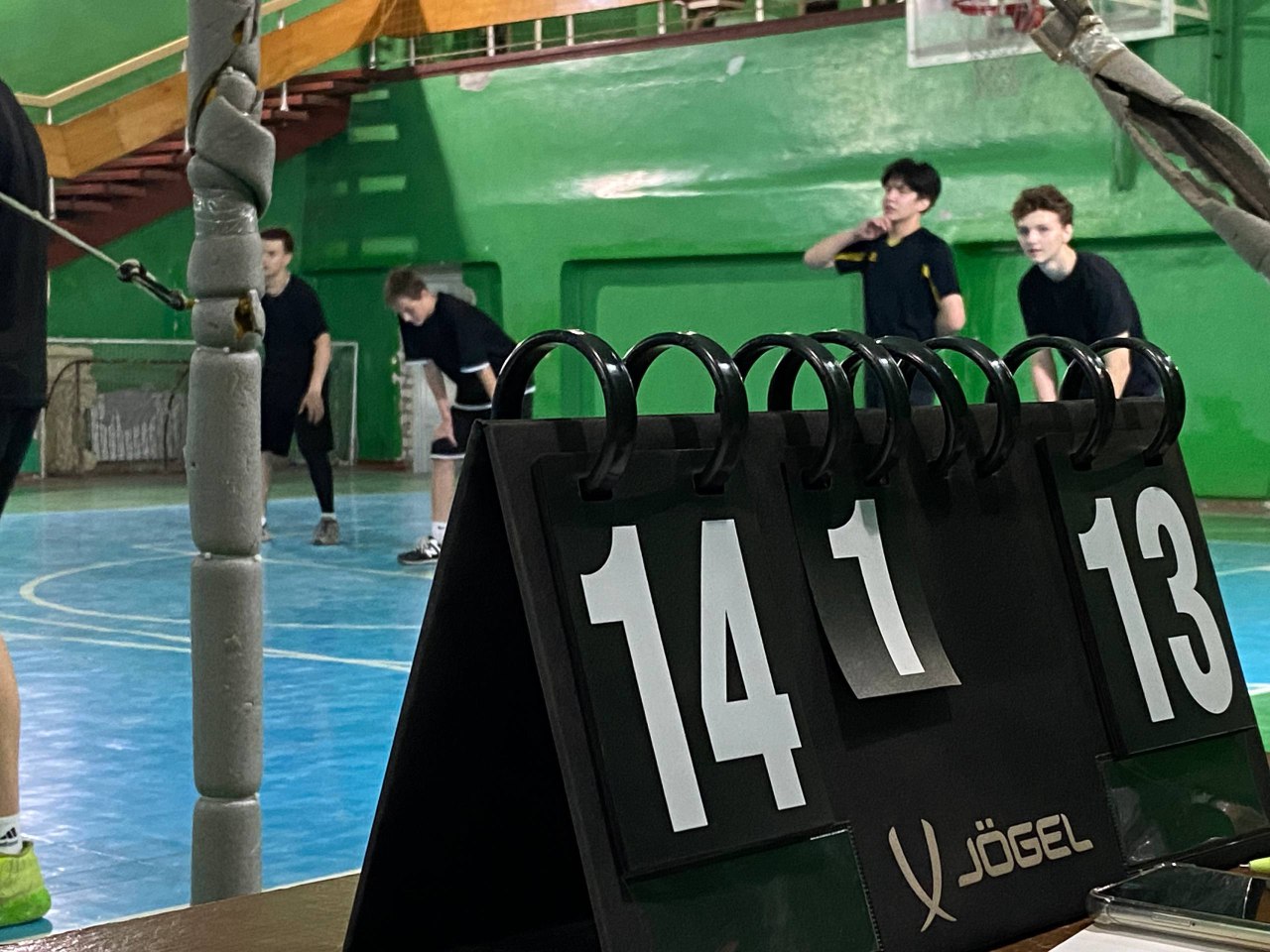 Соревнования по волейболу. 19-20 ноября в городе Енакиево прошли соревнования среди образовательных организаций среднего профессионального образования городского округа Енакиево по волейболу среди юношей Соревнования по волейболу. 19-20 ноября в городе Енакиево прошли соревнования среди образовательных организаций среднего профессионального образования городского округа Енакиево по волейболу среди юношей