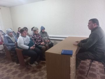 Глава Амвросиевского муниципального округа Игорь Лызов провел встречу с жителями села Василевка