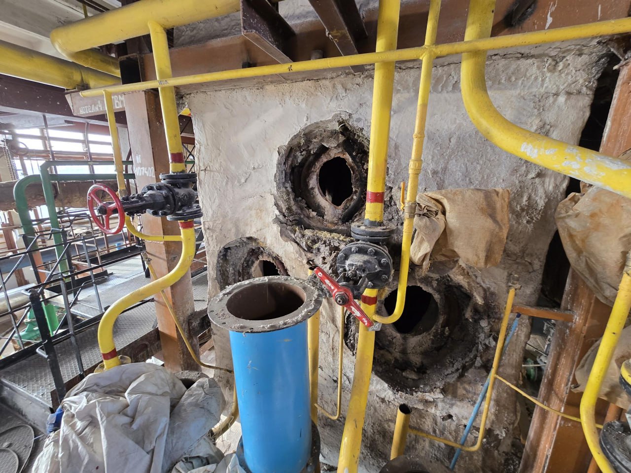 Владимирцы продолжают ремонт в первой котельной Кировского Владимирцы продолжают ремонт в первой котельной Кировского